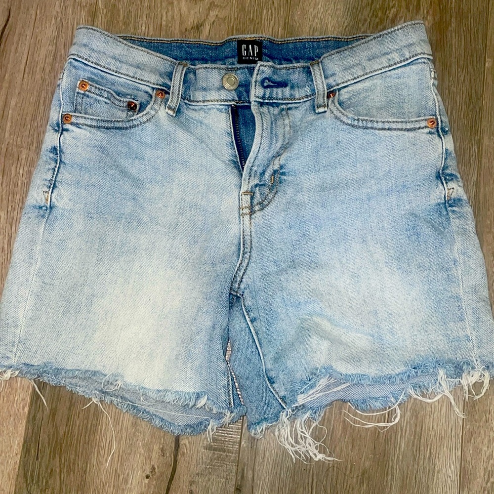 Gap Distressed Light Wash Frayed Denim Jean Shorts Size 25